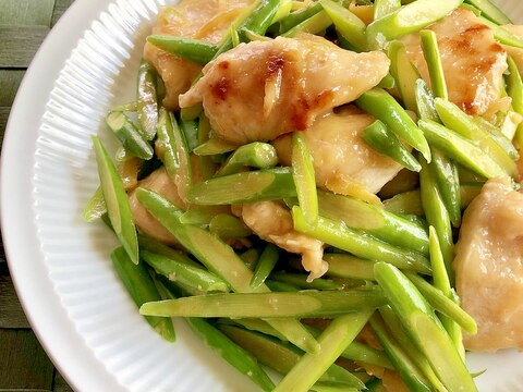 鶏むね肉とにんにくの芽のしょうゆ炒め